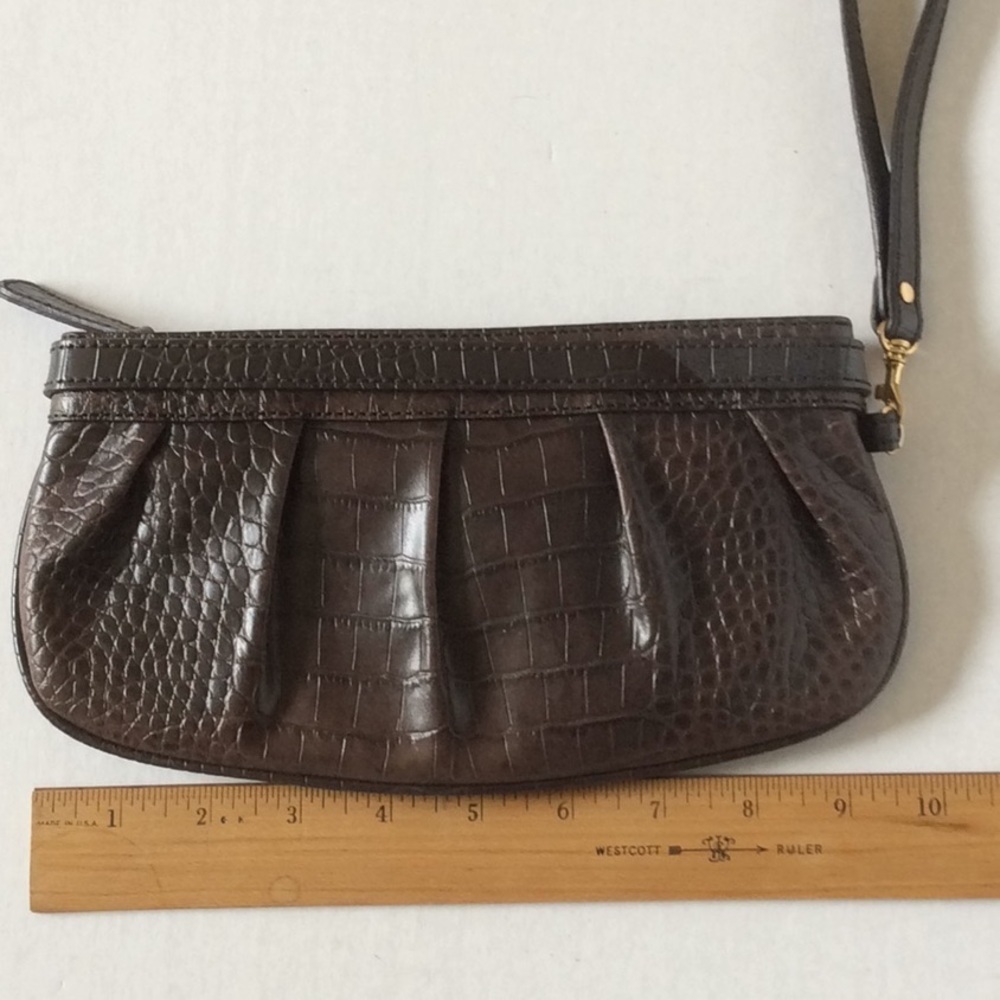 Ann Taylor LOFT Brown Leather Wristlet – Classic & Chic 🤎 - Picture 3 of 7